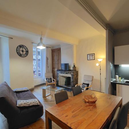 Appartement Centre-Ville Pour Sejour Et Cure Bagneres-de-Bigorre Luaran gambar