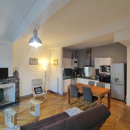 Appartement Centre-Ville Pour Sejour Et Cure Bagneres-de-Bigorre Luaran gambar
