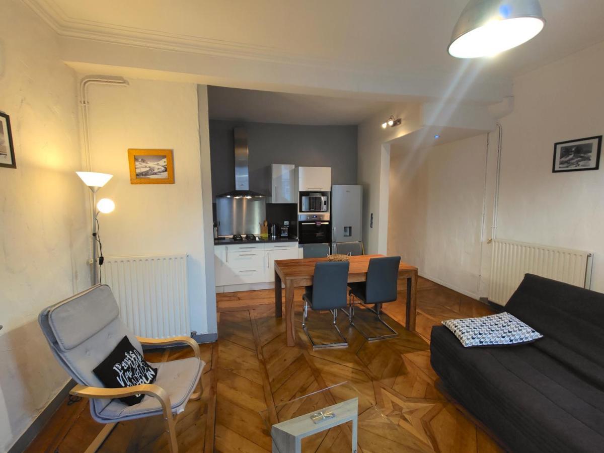 Appartement Centre-Ville Pour Sejour Et Cure Bagneres-de-Bigorre Luaran gambar