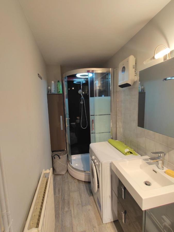 Appartement Centre-Ville Pour Sejour Et Cure Bagneres-de-Bigorre Luaran gambar