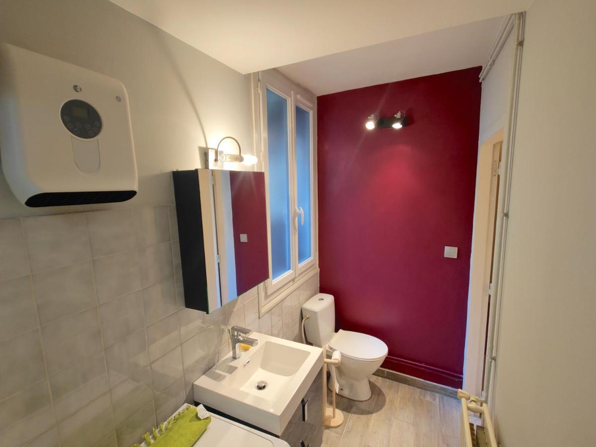 Appartement Centre-Ville Pour Sejour Et Cure Bagneres-de-Bigorre Luaran gambar