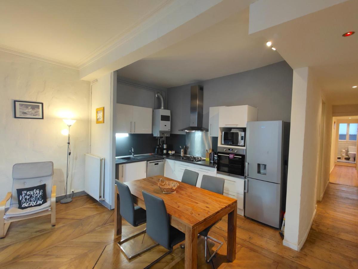 Appartement Centre-Ville Pour Sejour Et Cure Bagneres-de-Bigorre Luaran gambar