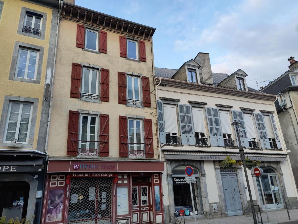 Appartement Centre-Ville Pour Sejour Et Cure Bagneres-de-Bigorre Luaran gambar