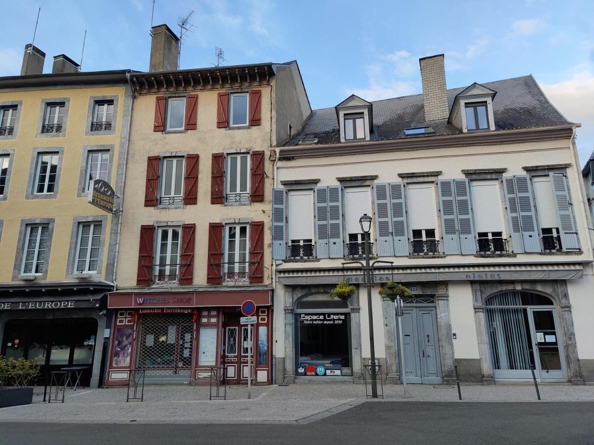 Appartement Centre-Ville Pour Sejour Et Cure Bagneres-de-Bigorre Luaran gambar